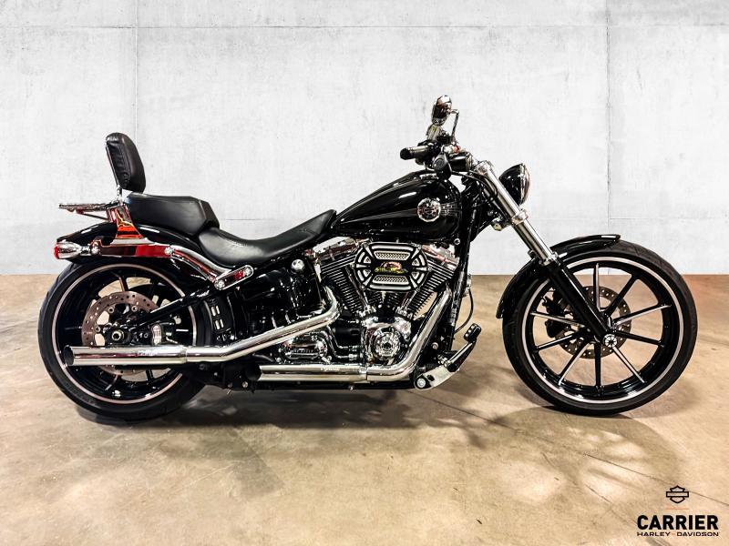 Moto Harley-Davidson Breakout 2015