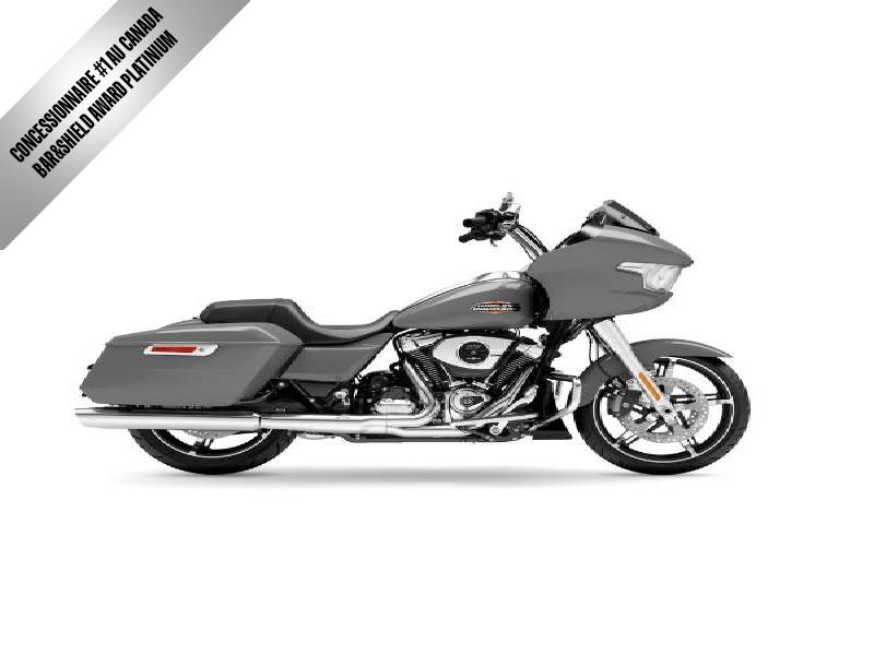 Moto Harley-Davidson Road Glide / fini chrome 2025
