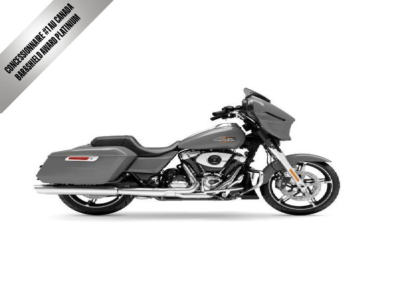 Moto Harley-Davidson Street Glide / fini chrome 2025