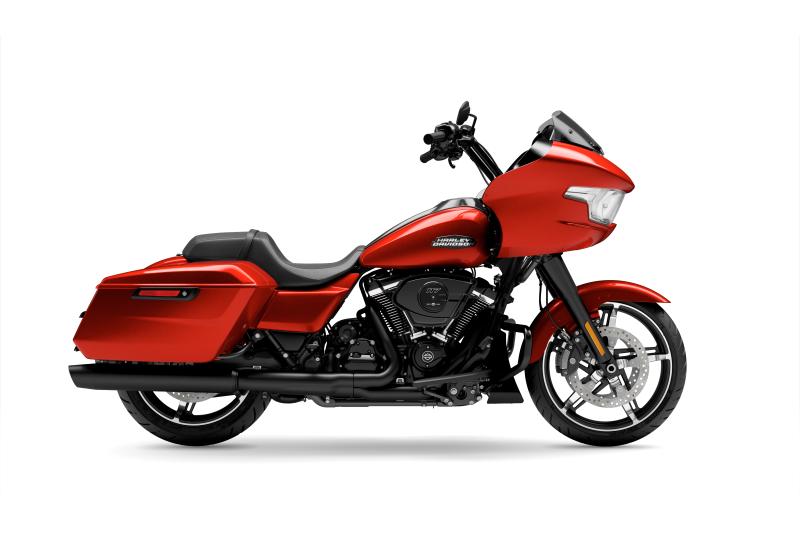 Moto Harley-Davidson Road Glide / fini noir 2024