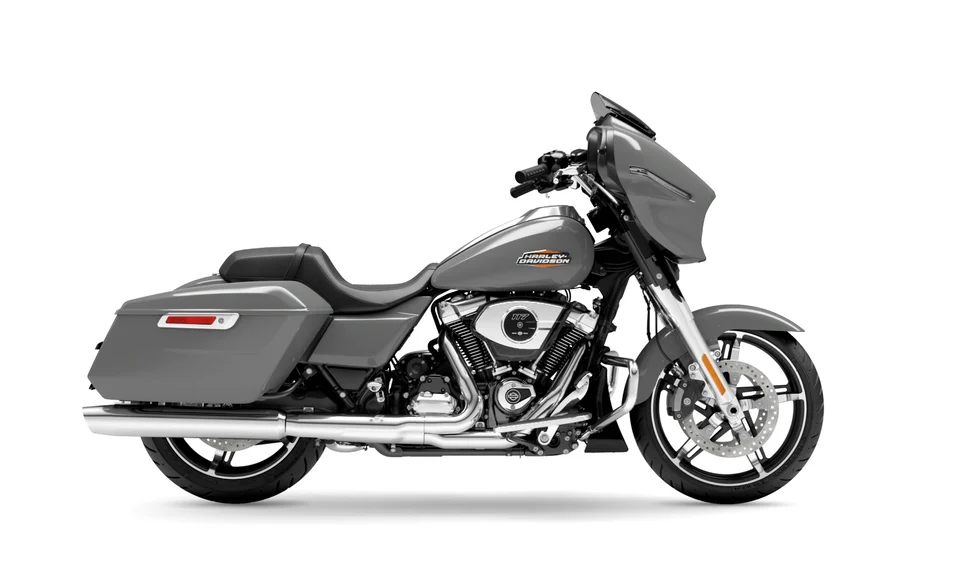 Moto Harley-Davidson Street Glide / fini chrome 2024