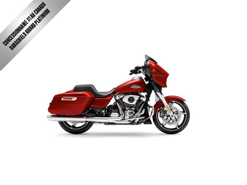 Moto Harley-Davidson Street Glide / fini chrome 2025