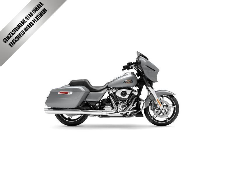 Moto Harley-Davidson Street Glide / fini chrome 2025