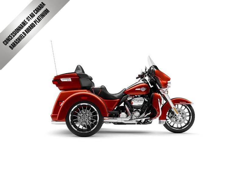 Moto Harley-Davidson Tri Glide Ultra / fini chrome 2025